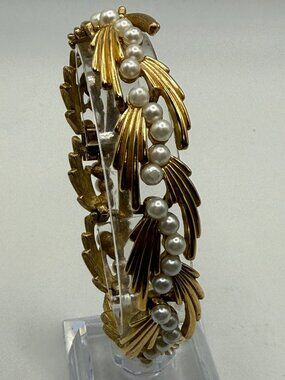 Vintage Trifari "Fans of Gold" Bracelet with Pearls
